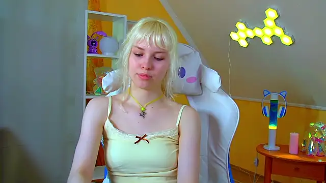 HannahHollis live cam on StripChat