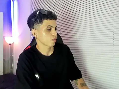 cameron_lux77 webcam