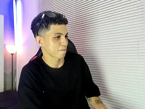 cameron_lux77 webcam