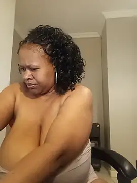 bustylisa1983 webcam