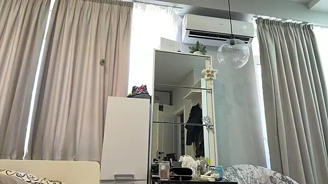 selena_favn webcam