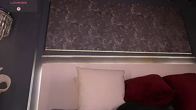 MiaKay1 webcam