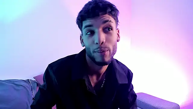 Watch Thiagoferreti live on EroticFlix - High definition streams