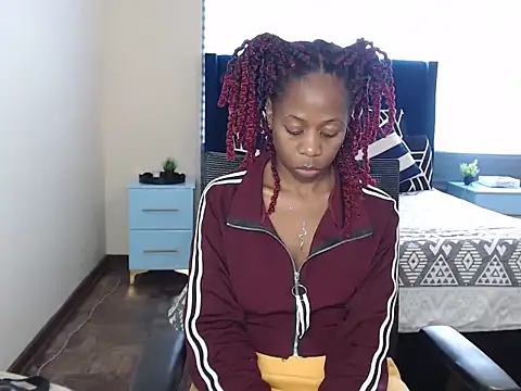 QUEENMANDYY