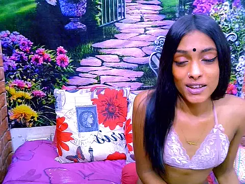 IndianPretty14u2Luv webcam