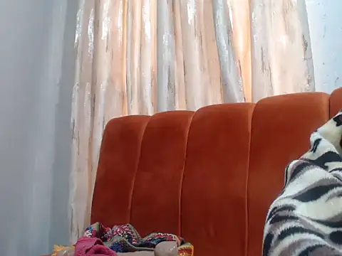 YummyMilkylanexxx webcam