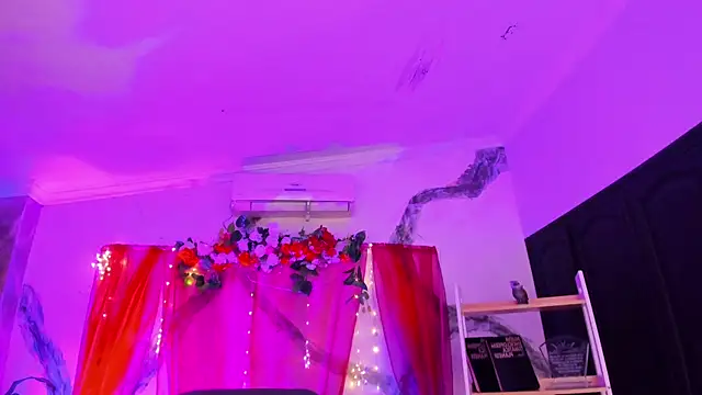 TifanyWhite_ webcam