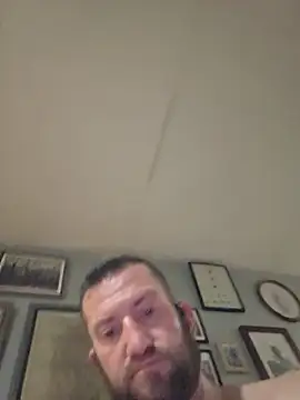 Icebearsticlese webcam