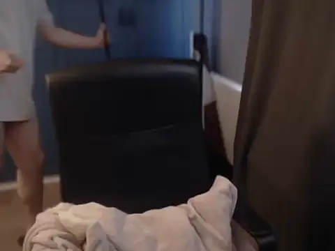 BraveCouple webcam