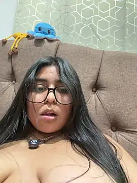 virginbrunette99 live cam on StripChat