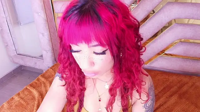 Soleil_66 live cam on StripChat