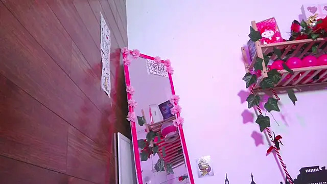 petite_coral webcam