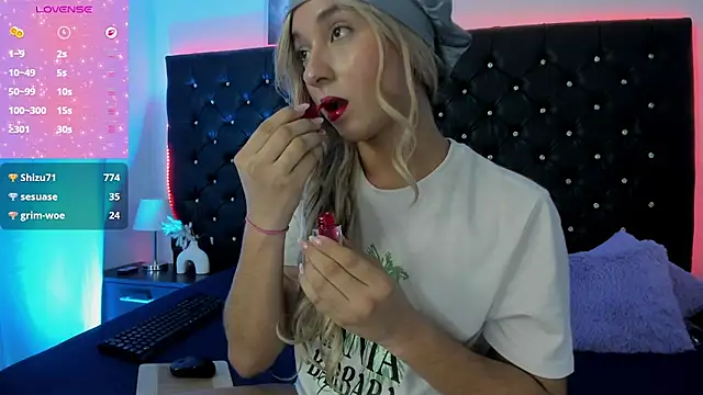 BellaRoge webcam