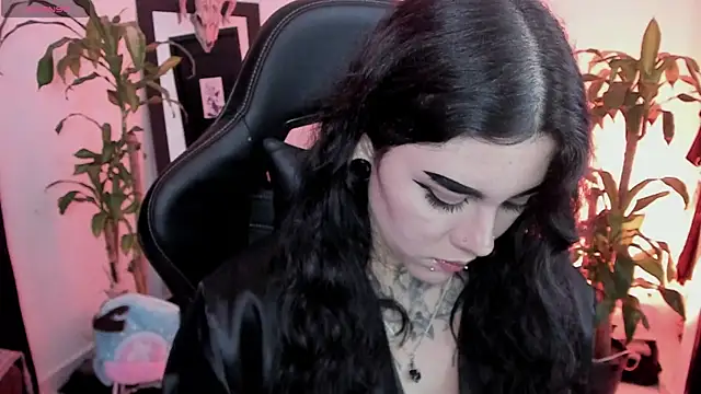 MissCharlottte_18 webcam