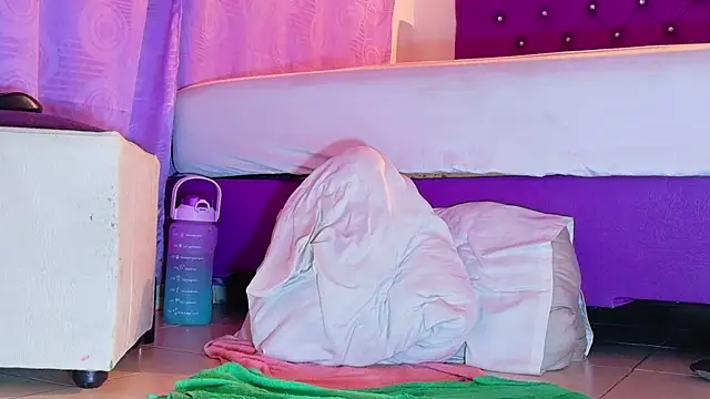 ebony_NeighborMoans