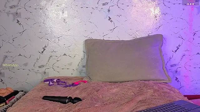 andrea_miller1 webcam