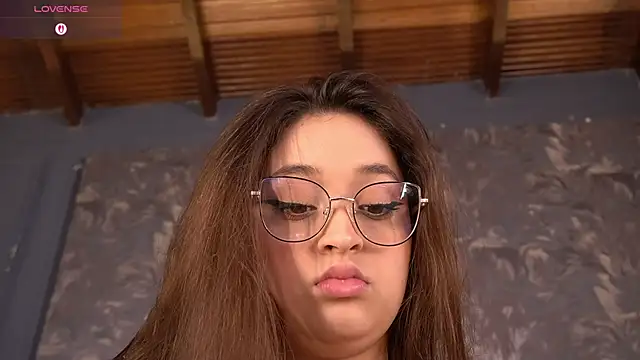 MiaKay1 webcam