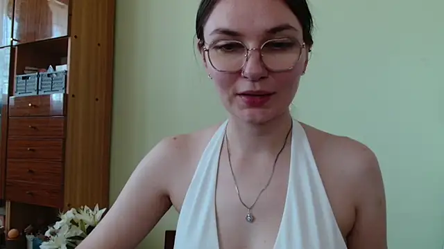 Watch LooveELLYx live on EroticFlix - High definition streams