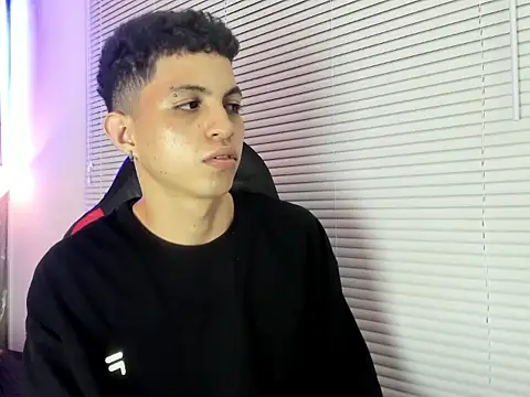 cameron_lux77 webcam