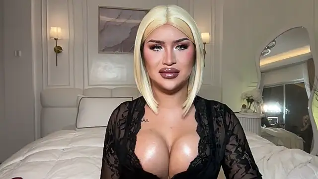 Your_Majesty_Tyra webcam