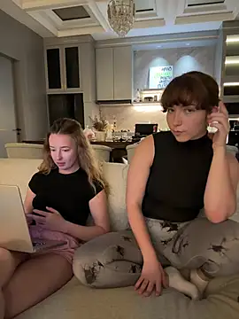 nura_n_sarah - Nura_n_Sarah's free webcam - UK Sex Cams