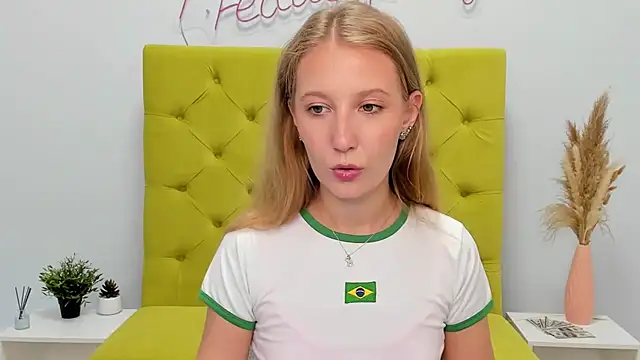 LolaWilsons webcam