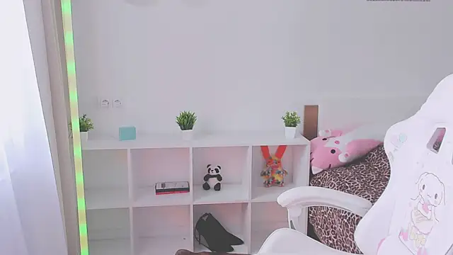 kittenrisha webcam