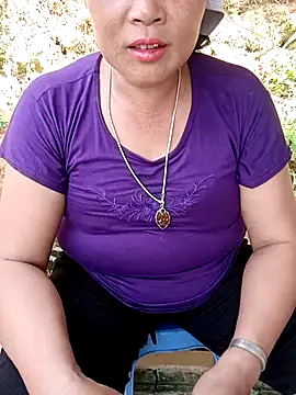 NyloveSquirt