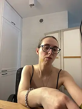 MartiniiSelenna live cam on StripChat