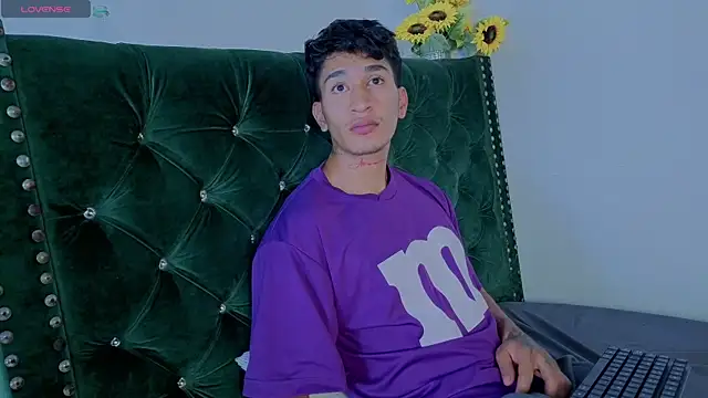 Zayn_Moretti live cam on StripChat