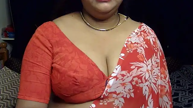 LouleyRani_ webcam
