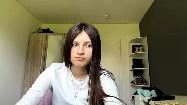SpanishRooter live cam on StripChat