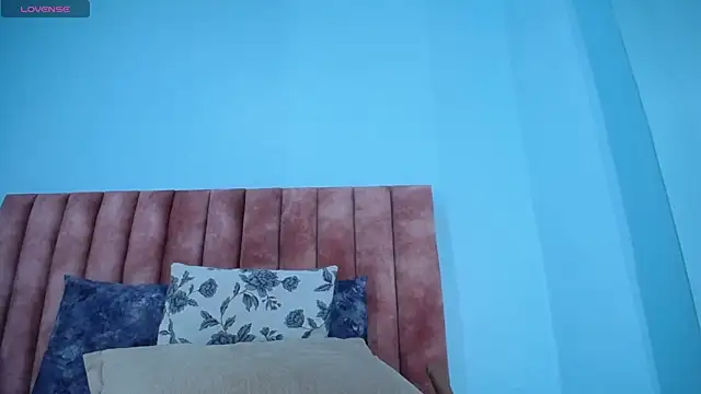 nana_levy webcam