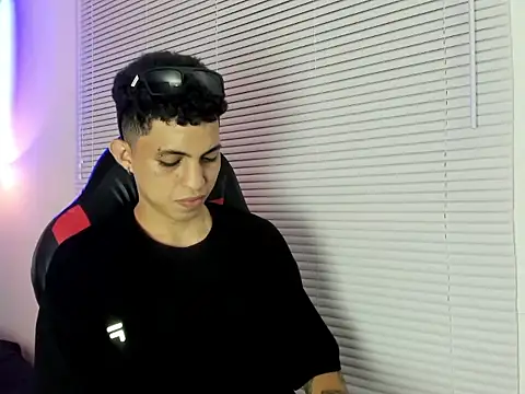 cameron_lux77 webcam