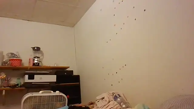 starlight1983 live cam on StripChat