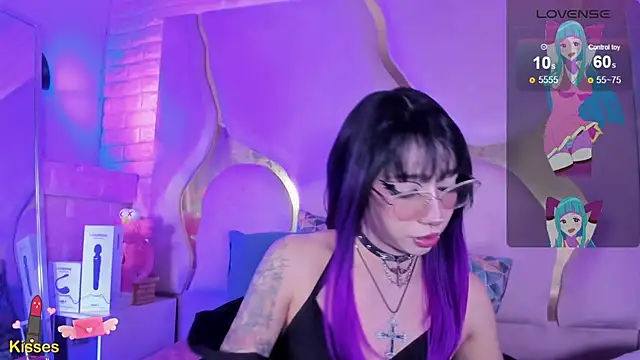 NaniiSisy live cam on StripChat