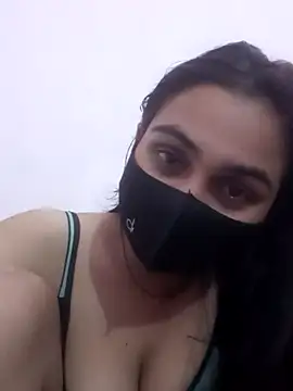 TRISHA0404 webcam