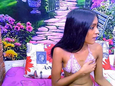 IndianPretty14u2Luv webcam