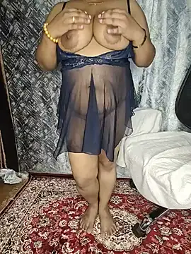 Curvy_Pooja