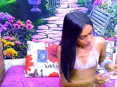 IndianPretty14u2Luv webcam