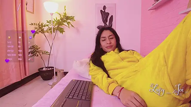 Lucyanajoi webcam