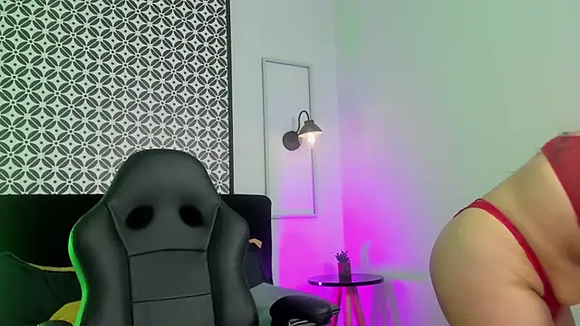 Amber_gold_ webcam