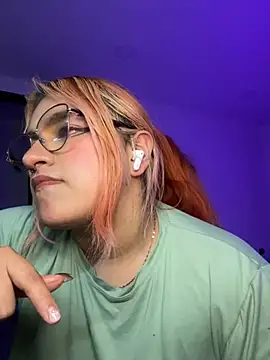 Sophia_Weest99 webcam