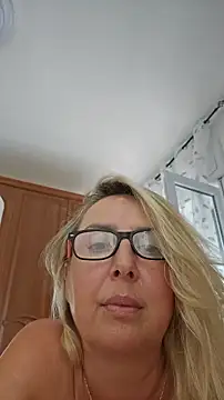 MariaRichi_ live cam on StripChat