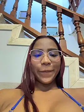 LucyLeah live cam on StripChat