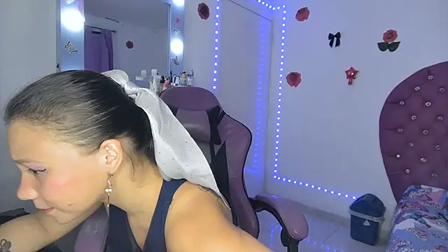soffy_rosses live cam on StripChat