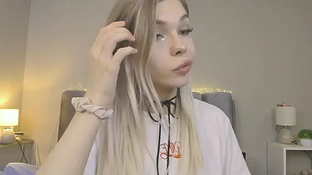 Blondy_Fina webcam