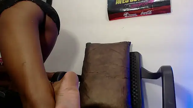 your_blackk webcam