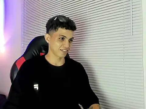 cameron_lux77 webcam