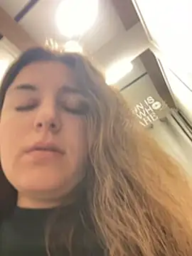 kate_nicepops333221 webcam
